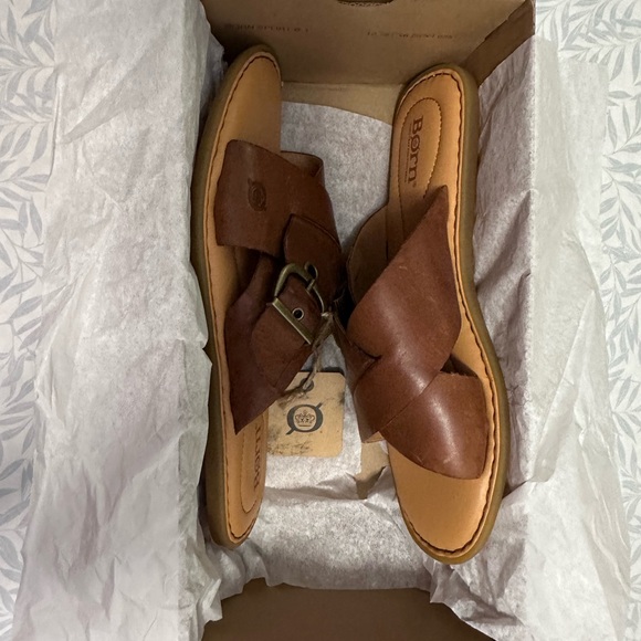 Born Raya sandals - Picture 5 of 8